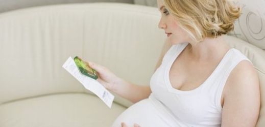 V těhotenství je lepší důkladně číst příbalové letáky.