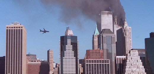 Tohle není nehoda. Druhé letadlo nalétává do další budovy Světového obchodního centra.
