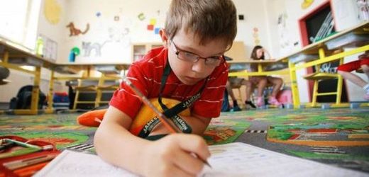 Děti s poruchou učení se mohou učit stejně dobře jako ostatní děti (ilustrační foto).