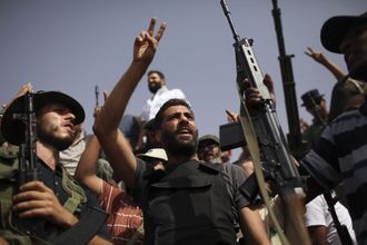 Libyjští povstalci. Když se kácí les, lítají třísky?