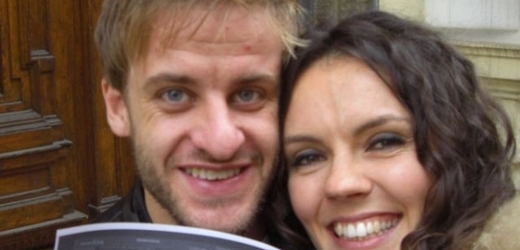 Zesnulý hokejista Marek se svou manželkou Lucií ještě v době, kdy byla těhotná.
