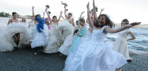 Nebýt ruského protekcionismu, vyšel by nákup svatebních šatů v Rusku levněji (ilustrační foto).