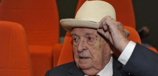 Režisér Otakar Vávra zemřel ve věku 100 let.