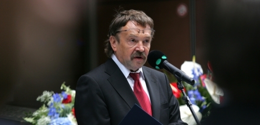 Bývalý šéf České filharmonie Václav Kasík.
