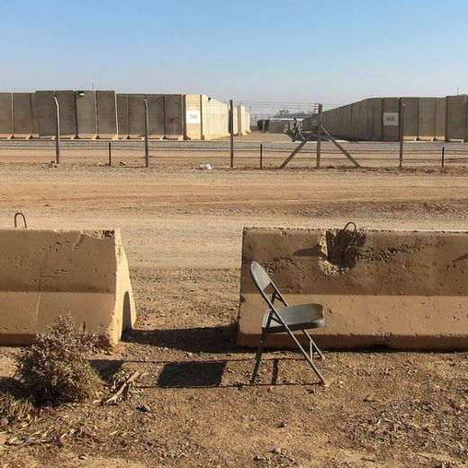 Některé základny, které dostali Iráčané, byly okamžitě vypleněny.
