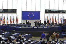 Zasedání europarlamentu v čase nejhorší krize unie.