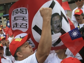 Minulý prezident Chen Shui-bian jako Hitler.