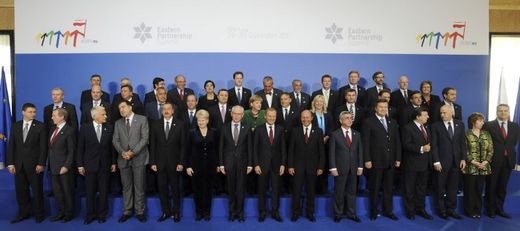 "Rodinné foto" z nejnovějšího summitu EU v režii Poláků.