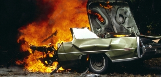 Auto s podnikatelem vybuchlo za jízdy (ilustrační foto).