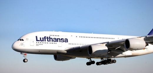 Na ruzyňském letišti poprvé přistál A380.