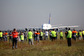 Odlet Airbusu sledovali desítky zaměstnanců přímo z odletové plochy.