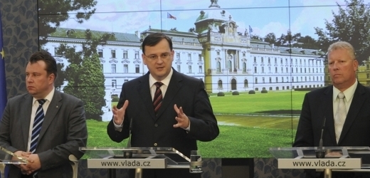 Vláda Petra Nečase tvrdí, že zákon z dílny ČSSD by se dal snadno obejít (ilustrační foto).