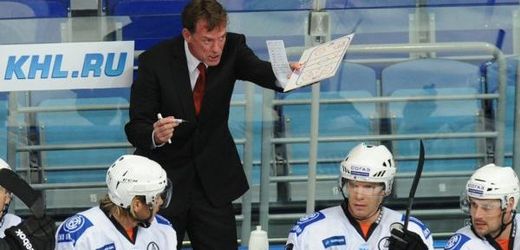 Trenér Popradu Radim Rulík při utkání KHL.