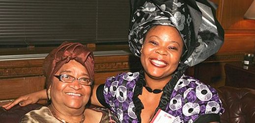 Prezidentka Libérie Ellen Johnsonová Sirleafová se spolubojovnicí Leymah Gbowee.