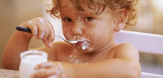 Kupovat dětem jogurty s probiotiky je prý zbytečné. Na jejich střeva podle amerických pediatrů nefungují.