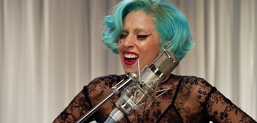 Lady Gaga si tentokrát zazpívala swing.