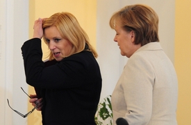 Premiérka Radičová je kvůli schvalování dokumentu pod soustavným tlakem kancléřky Merkelové.