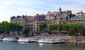 Šesté místo, ulice Quai Anatole v Paříži, z níž je unikátní pohled na řeku Seinu, který mohovití majitelé domů přímo zbožňují. Za tento krásný výhled zaplatíte 32 tisíc dolarů (576 tisíc  korun) za metr čtvereční. (Foto: archiv)