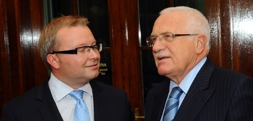 Prezident Václav Klaus s ministrem životního prostředí Tomášem Chalupou. 