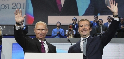Tandem Putin - Medveděv sice působí sebevědomě, ale svobodných voleb se bojí.