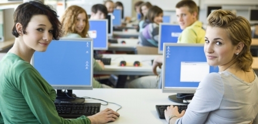 Pouze třetina škol se dokáže zapojit do on-line testování (ilustrační foto).