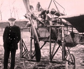 Nedělní exhibice v Jičíně nebyla zmařena. Místo Kašpara se rozhodl předvést letecké umění jeho žák Evžen Čihák. 