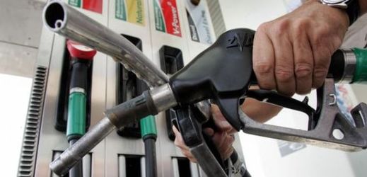 Inspekce v září zjistila rekordní počet vzorků nekvalitního benzinu u tuzemských čerpacích stanic.