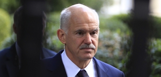 Kabinet premiéra Jorgose Papandrea v řeckém parlamentu prosadil úsporná opatření.
