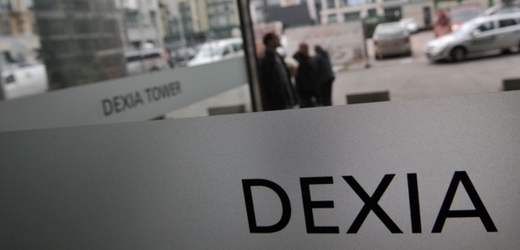 Dexia v roce 2008 půjčila svým akcionářům 1,5 miliardy eur, aby tak navýšila svůj kapitál a klidnila regulátory.