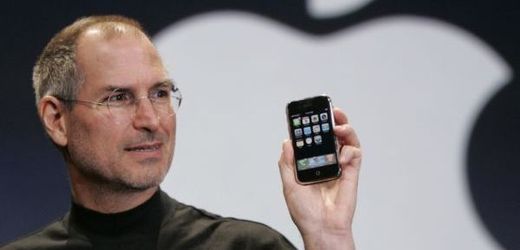 Zesnulý Steve Jobs ještě stačil nasměrovat Apple do nového segmentu trhu.