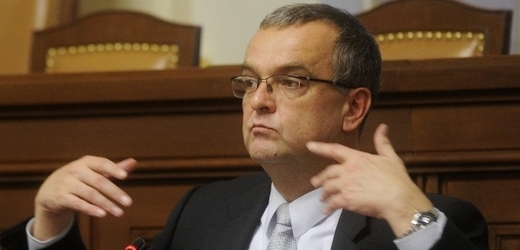 Ministr financí káral Lubomíra Zaorálka za přílišnou hlučnost.
