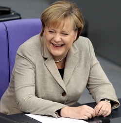 Kancléřce Merkelové nezbývá, než se tomu zasmát.