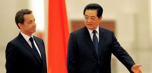 Čínský prezident Hu Jintao s francouzským protějškem Nicolasem Sarkozym.