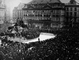 Dav shromážděný v únoru 1948 na Staroměstském náměstí v Praze (foto: profimedia.cz).