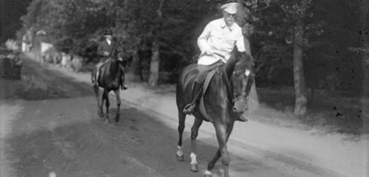 Masaryk miloval jezdectví i elegantní bílou uniformu.