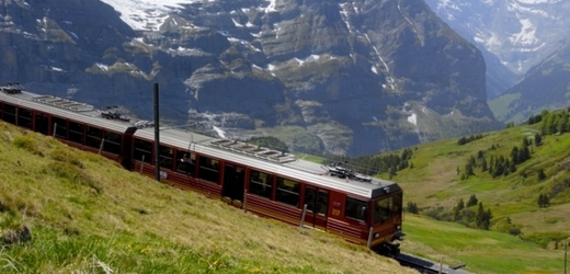 V tunelu uvízl vlak s 200 pasažéry (ilustrační foto).
