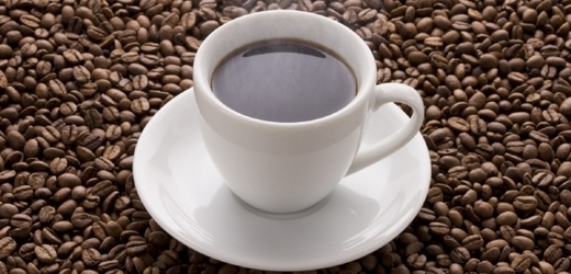 Káva může seniorům prospět, její účinky jsou individuální (ilustrační foto).