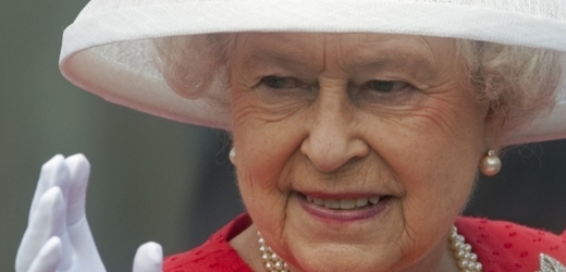 Pětaosmdesátiletá Královna Alžběta II. vládne již přes 58 let. 