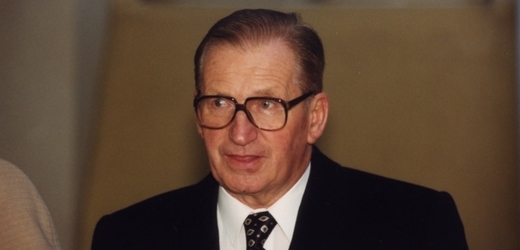Bývalý komunistický premiér Lubomír Štrougal.