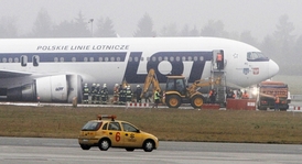 Boeing po nouzovém přistání.