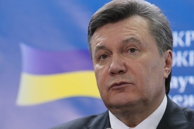Prezident Janukovyč hledá způsob, jak čelit sílící opozici, která se sjednocuje po odsouzení expremiérky Tymošenkové.
