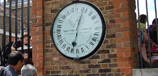 Čtyřiadvacetihodinový ciferník v Greenwichi. Slávu asi neztratí, byť GMT nebude oficiálním časem.