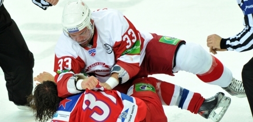 Rváči z Čechova (v bílém) děsí celou KHL.