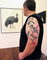 Výstavu navštivil i milovník ptáků - jak je patrné z jeho tetování - Tristan Reid.