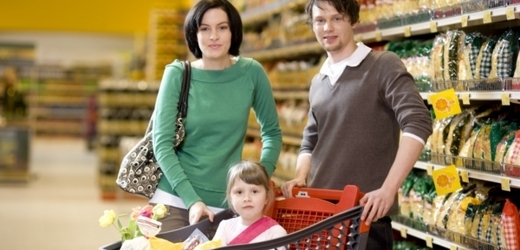 Zákaz diskriminuje podnikatele-rodiče, kteří potřebují nakupovat i se starat o děti (ilustrační foto).
