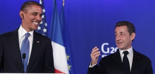 O izraelském premiérovi mluvili Barack Obama a Nicolas Sarkozy na summitu v Cannes.