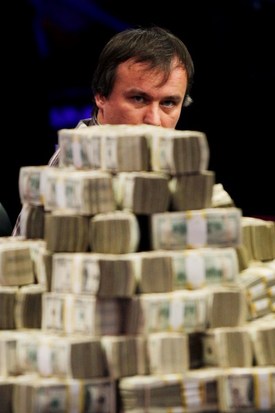 Martin Staszko za balíkem peněz, který byl v Las Vegas v banku.