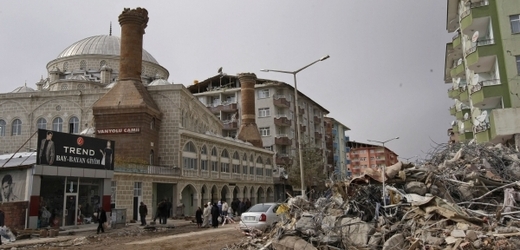 Silné zemětřesení zasáhlo východ Turecka už v říjnu.