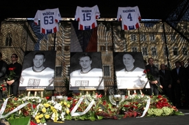 Mezi oběťmi neštěstí byli i čeští reprezentanti Karel Rachůnek, Josef Vašíček a Jan Marek.