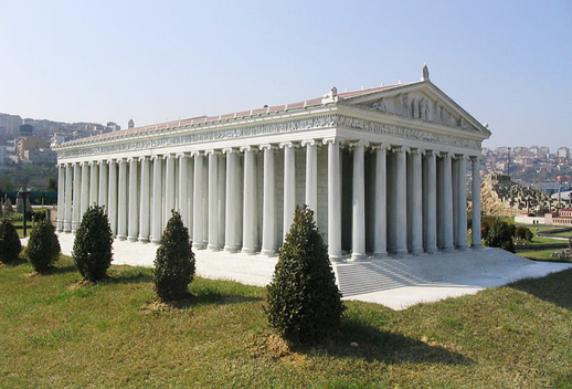 Artemidin chrám v Efesu známý také jako Artemision byl postaven kolem roku 550 př. n. l. ve městě Efesos na pobřeží Malé Asie. Ve své době byl chrám jednou z největších staveb řeckého světa. Po pohnutých událostech, které vedly ke zničení chrámu roku 262 n. l., objevil zbytky chrámu roku 1869 Angličan John Turtle Wood. (Foto: archiv)
